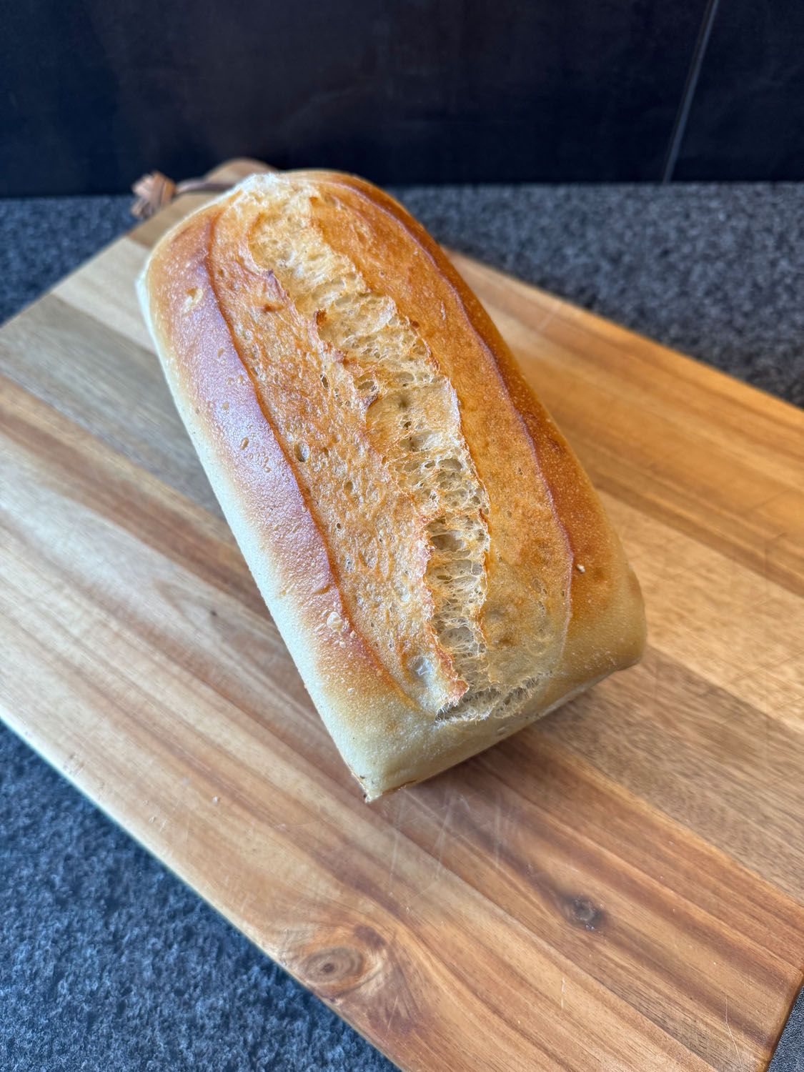 Cafe Café Endter Konditorei Bäckerei Brotkultur Tortenkunst Kaffee Kaffeespezialitäten Brot Mischbrot Weißbrot Zwiebelbrot Roggenbrot Vitalbrot Roggenvollkornbrot Dinkel-Chiabrot Holzofenbrot Hachelsteiner Hallenburger Pane Ructico