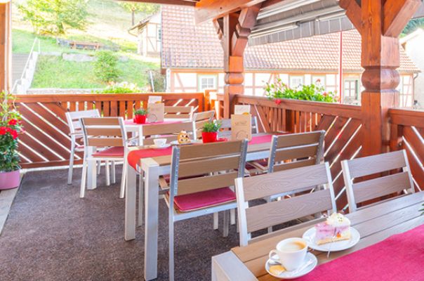 Cafe Café Endter Konditorei Bäckerei Brotkultur Tortenkunst Kaffee Kaffeespezialitäten Brot Mischbrot Weißbrot Zwiebelbrot Roggenbrot Vitalbrot Roggenvollkornbrot Dinkel-Chiabrot Holzofenbrot Hachelsteiner Hallenburger Pane Ructico Brötchen Laugengebäck Torten Thementorten Hochzeitstorten Geburtstagstorten Schuleinführungstorten Eis Baumkuchen Stollen Bergwerkstollen Mandelstollen Mohnstollen Nussstollen Lebkuchen Plätzchen