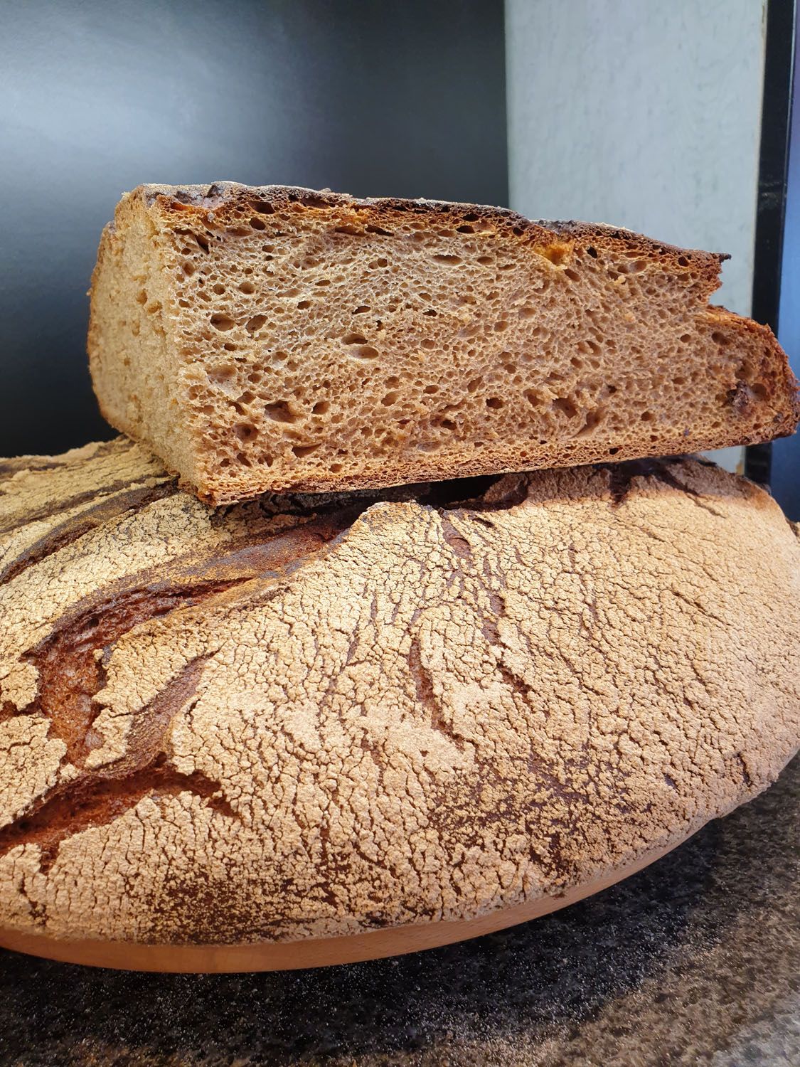 Cafe Café Endter Konditorei Bäckerei Brotkultur Tortenkunst Kaffee Kaffeespezialitäten Brot Mischbrot Weißbrot Zwiebelbrot Roggenbrot Vitalbrot Roggenvollkornbrot Dinkel-Chiabrot Holzofenbrot Hachelsteiner Hallenburger Pane Ructico