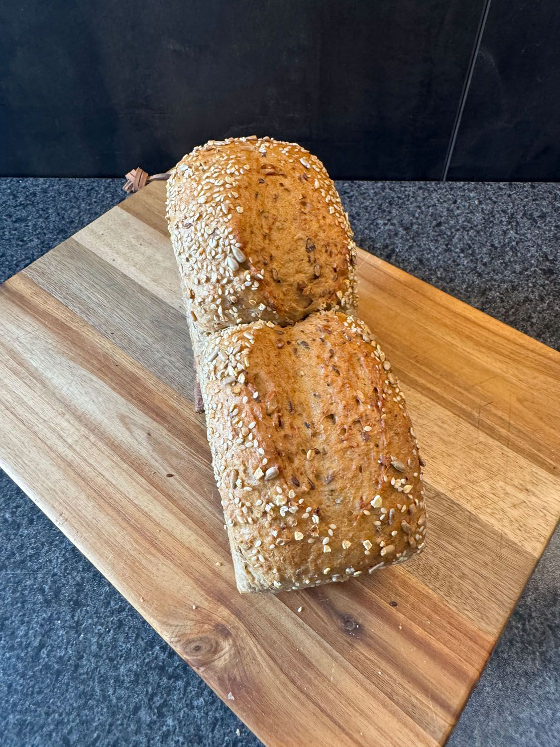 Cafe Café Endter Konditorei Bäckerei Brotkultur Tortenkunst Kaffee Kaffeespezialitäten Brot Mischbrot Weißbrot Zwiebelbrot Roggenbrot Vitalbrot Roggenvollkornbrot Dinkel-Chiabrot Holzofenbrot Hachelsteiner Hallenburger Pane Ructico