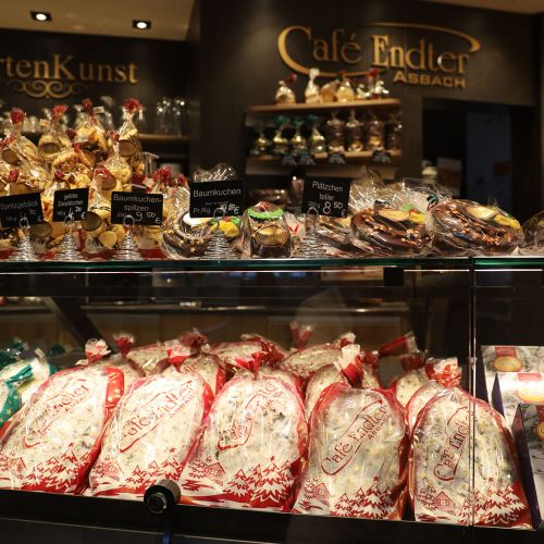 Cafe Café Endter Konditorei Bäckerei Brotkultur Tortenkunst Kaffee Kaffeespezialitäten Stollen Bergwerkstollen Mandelstollen Mohnstollen Nussstollen Lebkuchen Plätzchen